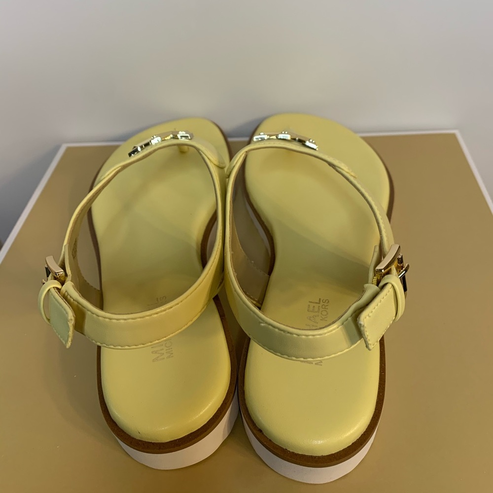 Michael Kors Jilly Flat Sandals - Picture 4 of 11